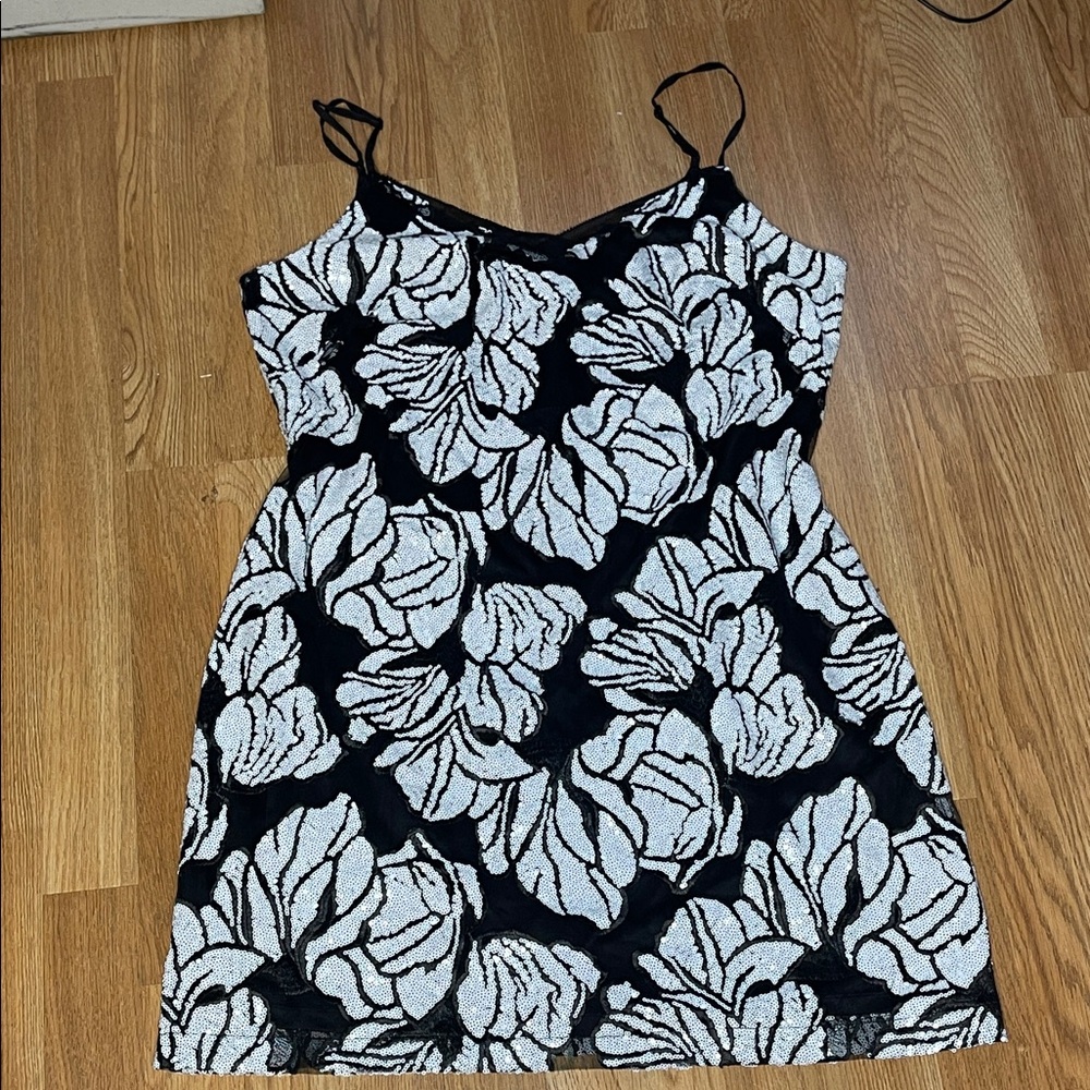 White House Black Market Black and White Leaf Pattern Mini Dress